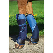Guêtres de transport hautes en polyester "Zigzag" 1200 deniers doublées mouton synthétique et matelassées de mousse épaisse 25 mm. Maintien optimal assuré par leur découpe en forme et les trois larges fermetures velcro. Renfort en P.V.C. souple en bas de guêtres. Le jeu de 4. 