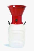 Moulin à grains
Livré avec 4 grilles : 1,5 - 2,5 - 5 et 8 mm
Moteur 220 Volts - 1,5 HP
Bidon plastique de 50 litres
Production horaire : 25 - 50 - 110 et 200 kg selon la grille
Dimensions : 460 x 460 x 640 mm
Poids : 11 kg