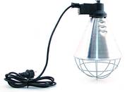 Diamètre 22 cm
Equipée d'une chaînette de suspension et grille de protection.
Livré sans ampoule
L'interrupteur permet de travailler à pleine puissance ou de réduire de 50 % la consommation d'énergie quand les poussins ont 2 semaines et demandent moins de chaleur
L'ampoule fournit la chaleur nécessaire à la croissance des poussins
Avec une ampoule 150 Watts: 40 poussins
Avec une ampoule 250 Watts: 60 poussins