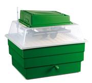 Couveuse avec couvercle plastique transparent qui permet 
de voir les oeufs à l’intérieur de la couveuse et permet de voir l’évolution de votre couvaison.
Livrée avec 5 séparateurs pour couver différents types d’oeufs
Chauffage par résistance de 140 Watts diffusé par un ventilateur
Thermostat électronique très précis
Hygrométrie réglable grâce au double fond de la couveuse
Thermomètre dans la partie transparente
Retournement semi-automatique des oeufs de l’extérieur (automatique en option)

Capacité de la couveuse :
24 oeufs de poules ou canards
30 oeufs de faisans ou pintades
60 oeufs de cailles ou perdrix grises
7 oeufs d’oies ou dindes
50 oeufs de perdrix rouges

Puissance : 140 Watts - 220 Volts
Dimensions : 35 x 32 x 29 cm
Poids : 3,2 kg	

Garantie 2 ans		
