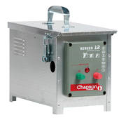 Electrificateur BERGER 12
Convient pour chevaux, ovins, bovins, porcins
Fonctionne sur pile 9 V ou sur batterie 6/12 V
Coffre Galvanisé. Energie par impulsion : 2 Joules. 
Longueur électrifiée : 15 kms
Livré avec piquet de terre. 
Dim : 27 x 19 x 23 cm

Garantie 2 ans