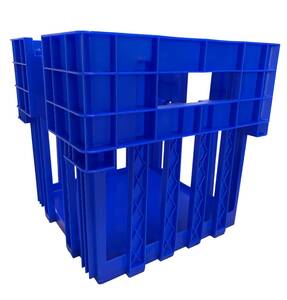 Caisse plastique 180 oeufs (6 alvéoles)

Pratique, une encoche de chaque côté pour le passage des mains afin de déposer et enlever les alvéoles plus facilement
Les caisses sont empilables et emboitables. 

Livrée sans alvéoles
Dimensions : 38 x 38 cm - Hauteur :  37 cm

Couleur : bleue