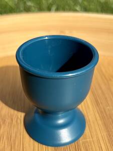 Coquetier réutilisable  Bleu 

Couleur :  Bleu 
Dimensions : 60mm X 48mm de diamètre
Poids : 20g  
En Polypropylène, matière atoxique et adaptée au contact alimentaire

